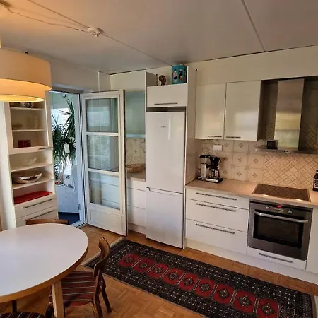 Premium Getaway Next To Park Apartment *